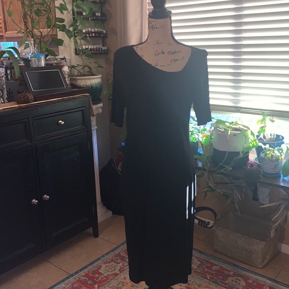 Black midi dress, size large